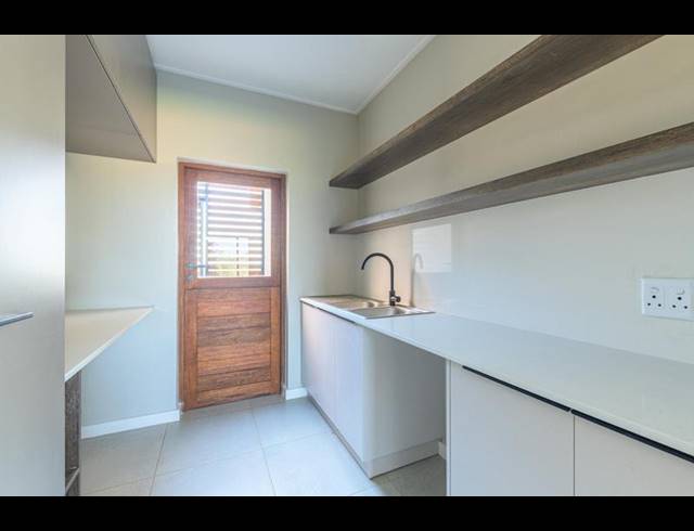 3 BEDROOM TOWNHOUSE FOR SALE IN LEONARD
